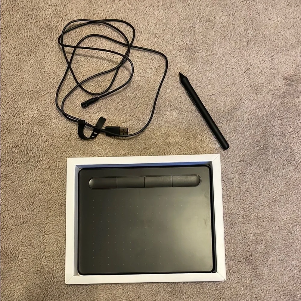 Wacom Intuos Creative Pen Tablet - Black